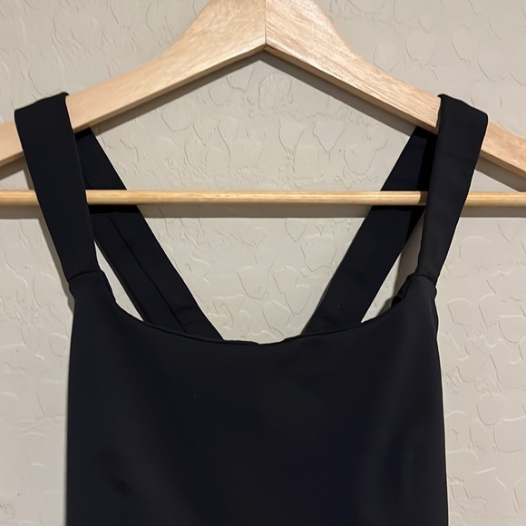 Lululemon Cross Back Yoga Tank w/ built in bra Black Size 4 - Picture 6 of 8